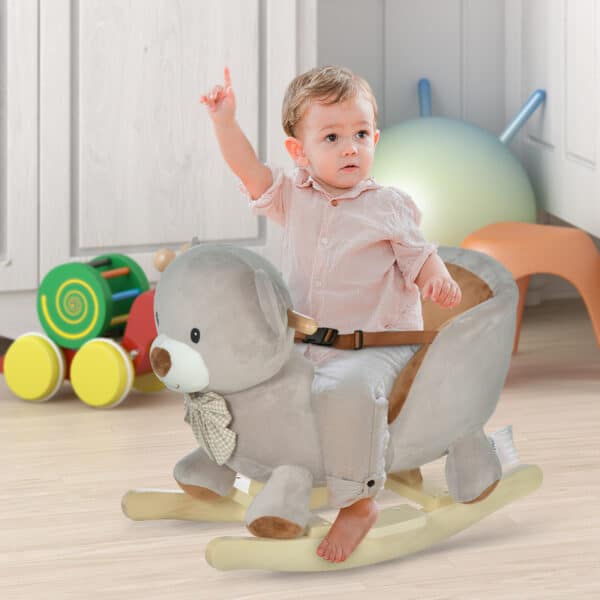 Cavalinho de baloiço com forma de urso